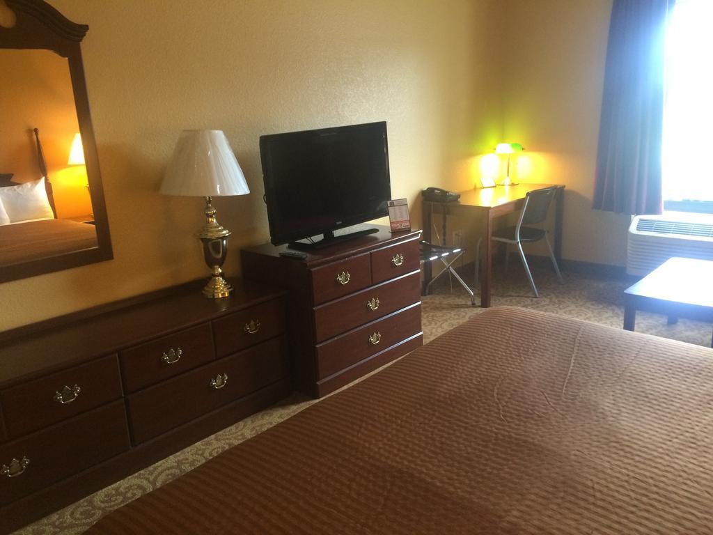 Luxury Suites Пенсакола Стая снимка