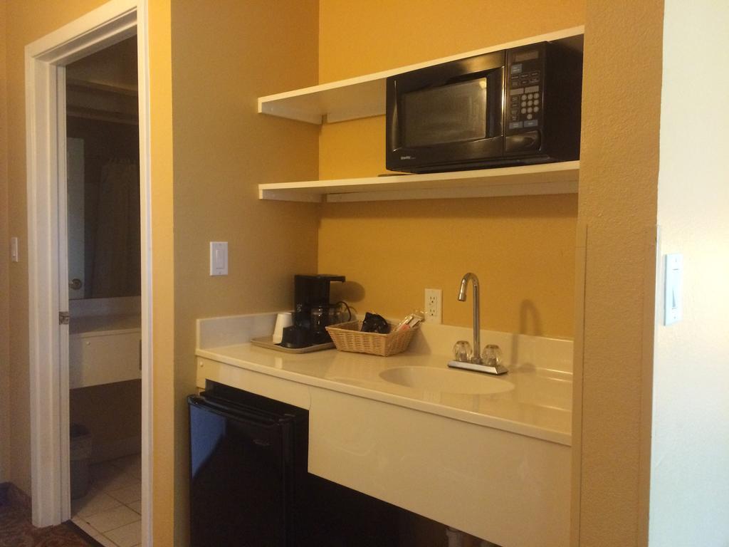 Luxury Suites Пенсакола Екстериор снимка