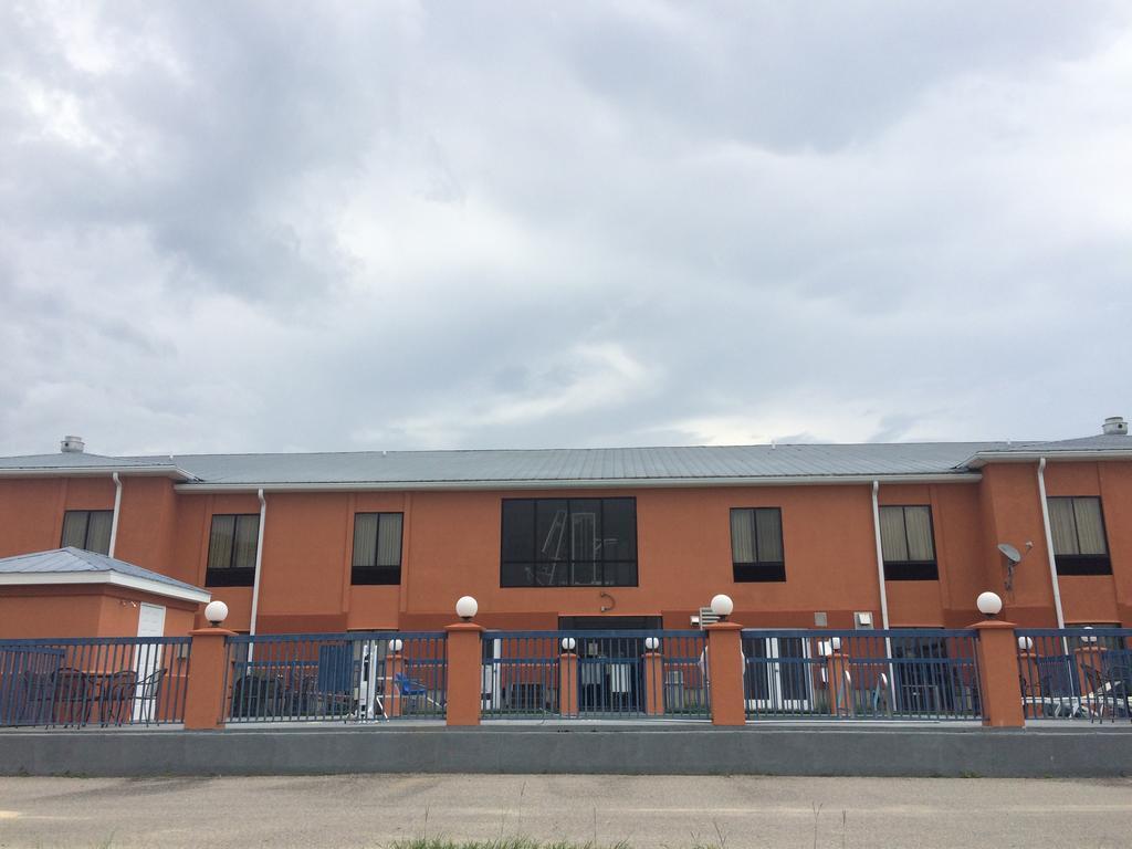 Luxury Suites Пенсакола Екстериор снимка